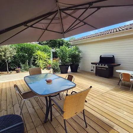 Ferienhaus Californien Superbe Piscine Lagon Dans La Residence, A 1km, St Tropez 7km! *