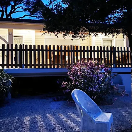 Ferienhaus Californien Superbe Piscine Lagon Dans La Residence, A 1km, St Tropez 7km! Gassin