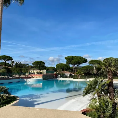 Ferienhaus Californien Superbe Piscine Lagon Dans La Residence, A 1km, St Tropez 7km!