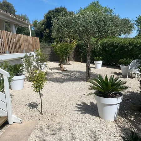 Ferienhaus Californien Superbe Piscine Lagon Dans La Residence, A 1km, St Tropez 7km!