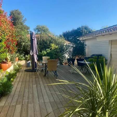Ferienhaus Californien Superbe Piscine Lagon Dans La Residence, A 1km, St Tropez 7km!